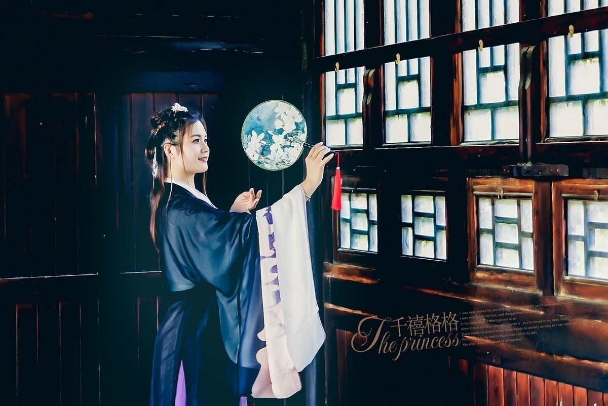 千禧格格+小背篓