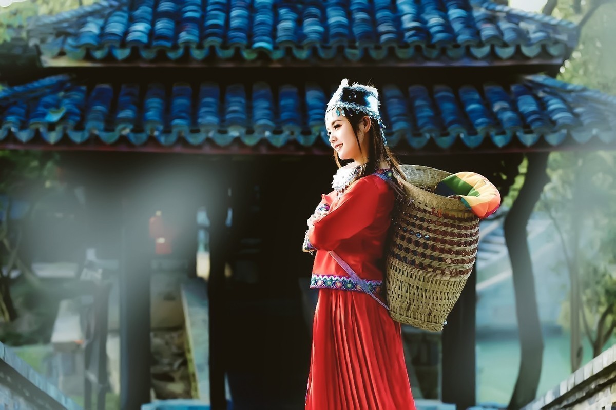 千禧格格+小背篓