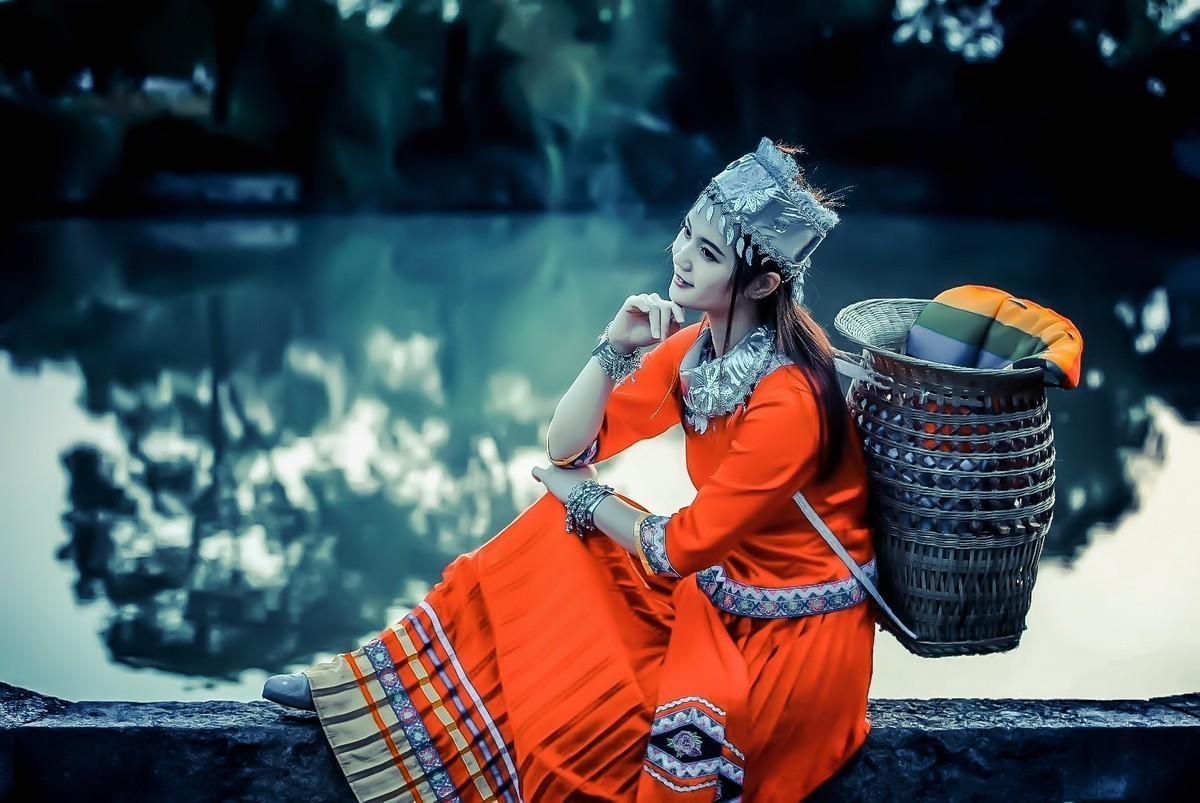 千禧格格+小背篓