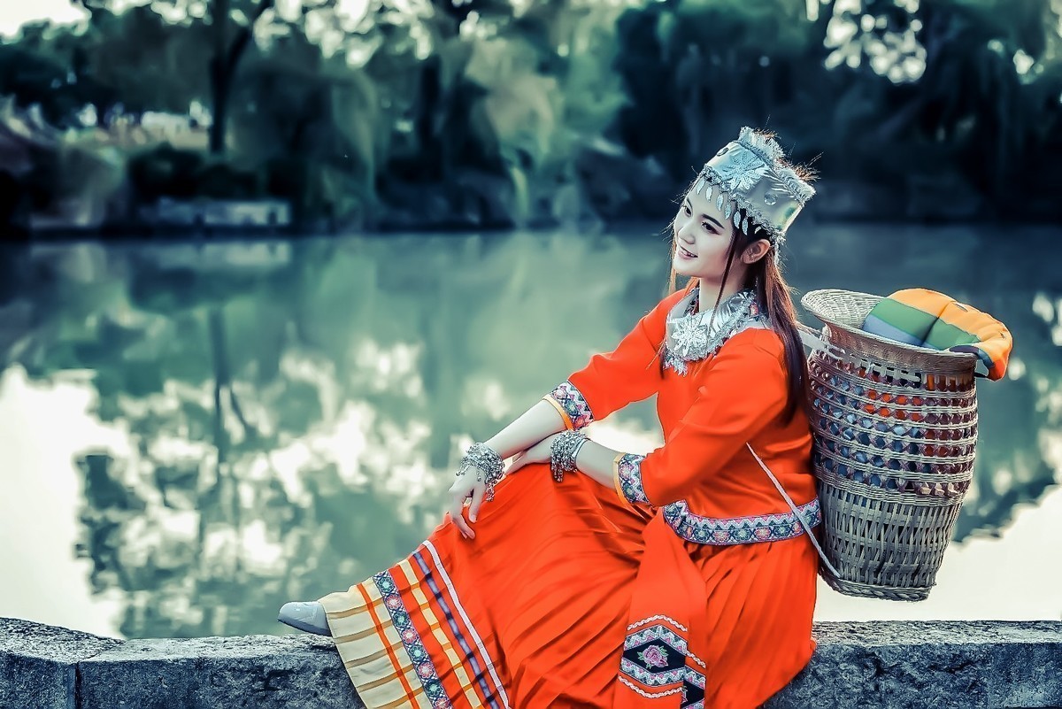 千禧格格+小背篓