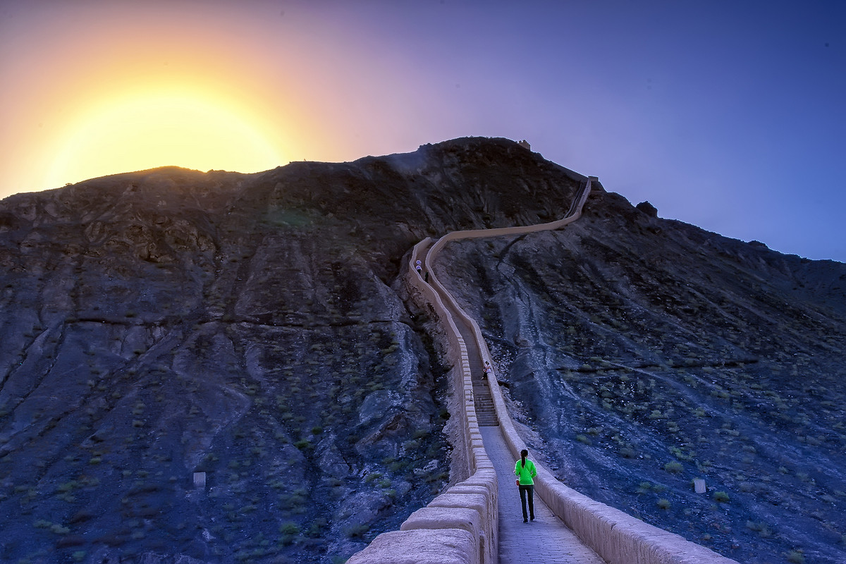 甘肃风光   《嘉峪关悬壁长城》