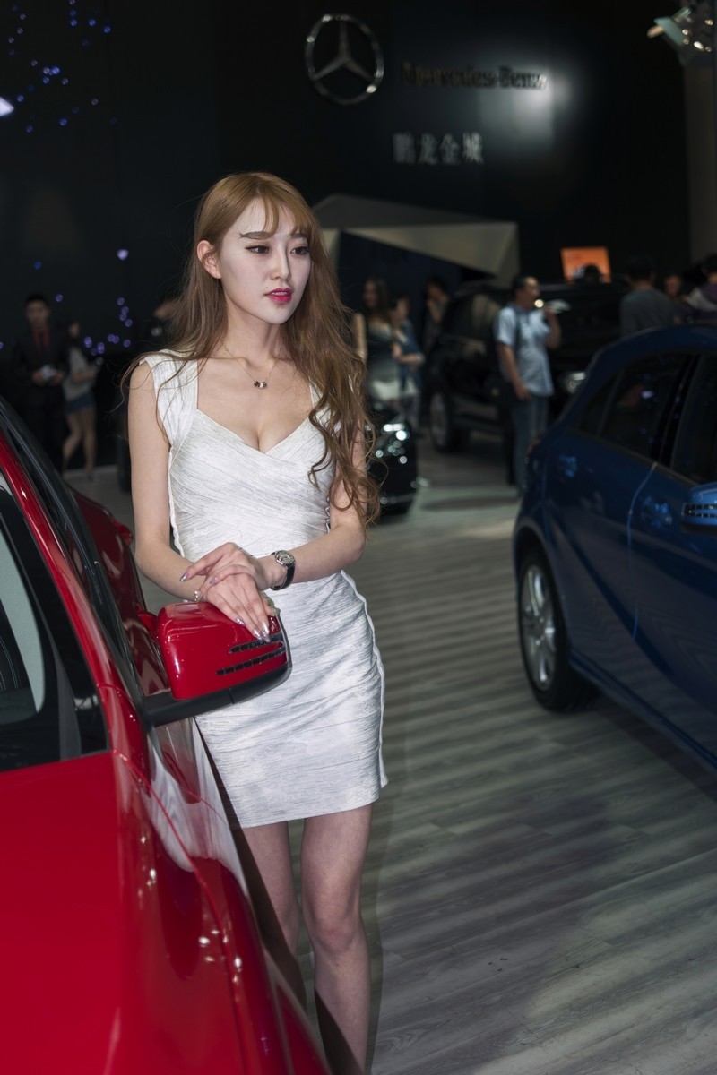 车展模特（NX500试机贴）