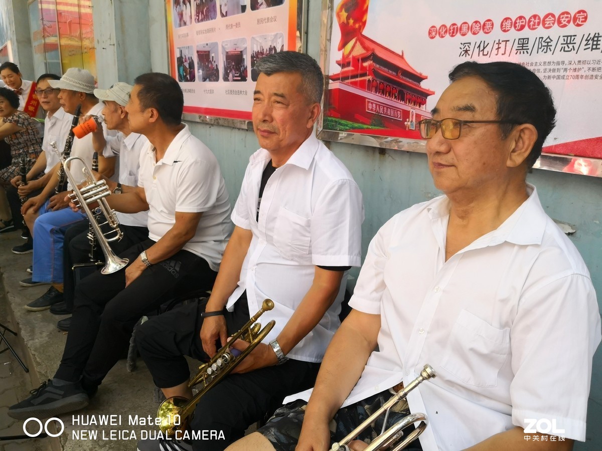 沈阳市沈河区滨河街道秀山社区举行迎七一表彰优秀党员与文艺演出活动