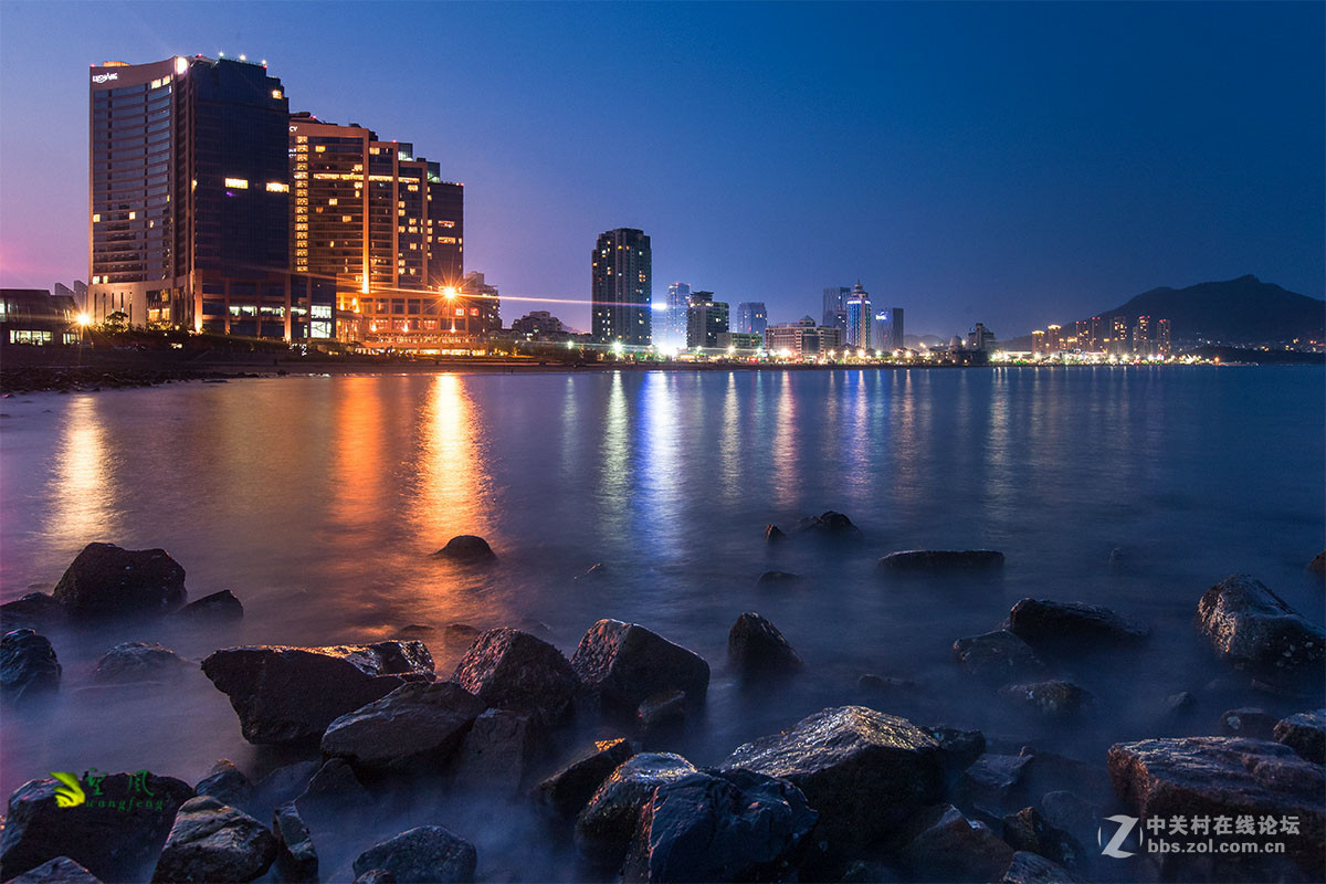 迷人的石老人海湾