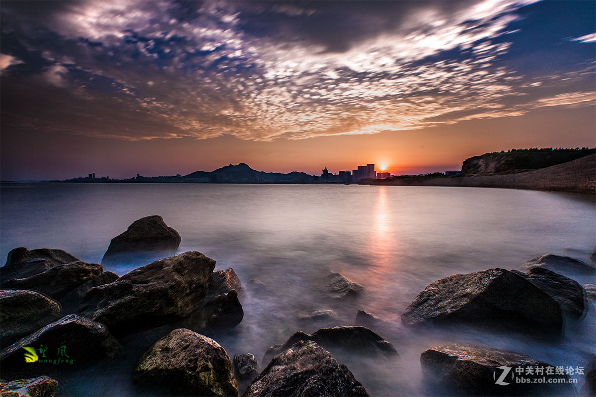 迷人的石老人海湾