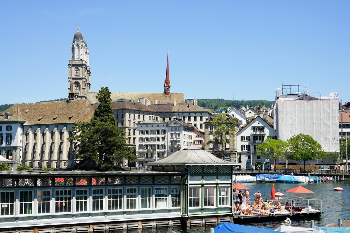 2019-06-02 瑞士旅行记录：阳光下的利马特河（zurich）