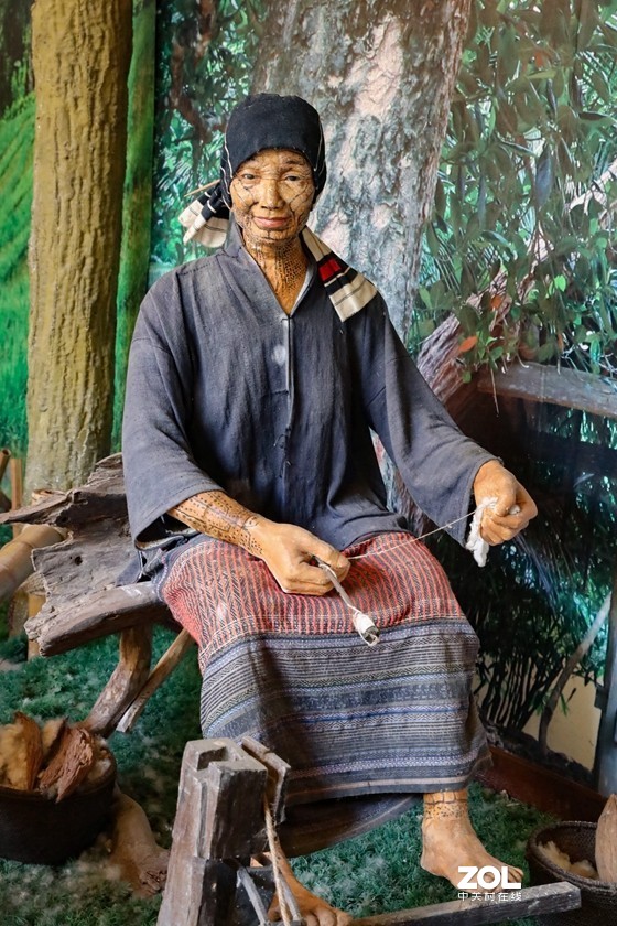 海南黎族人纹身