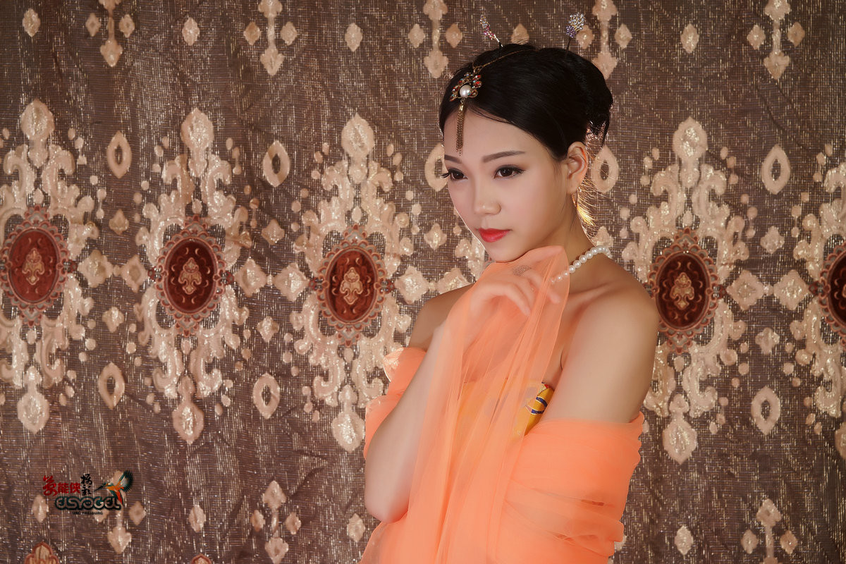 中国风古装龙袍礼服美女系列片方敏