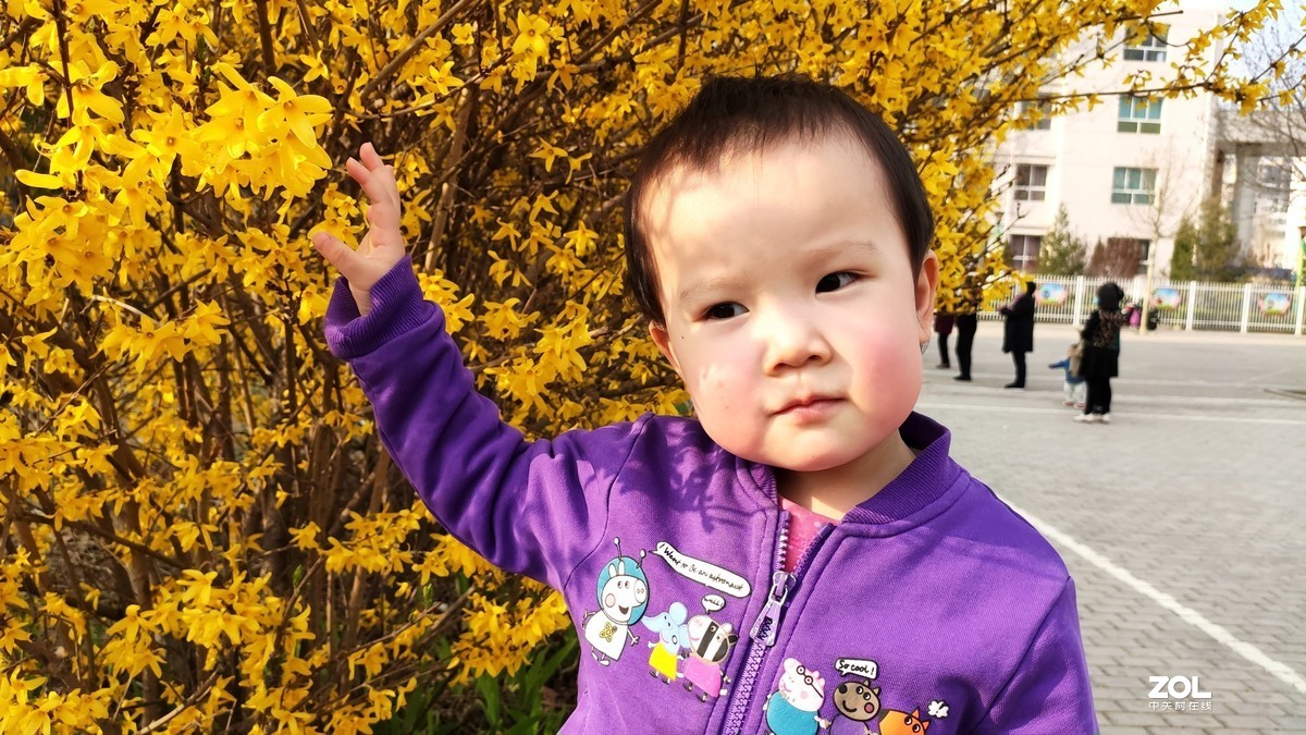 孙女生活照（手机怕）