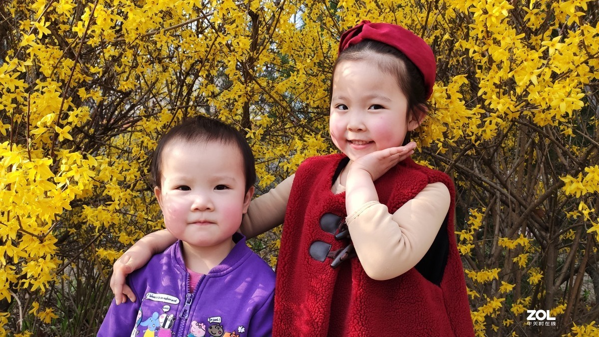 孙女生活照（手机怕）