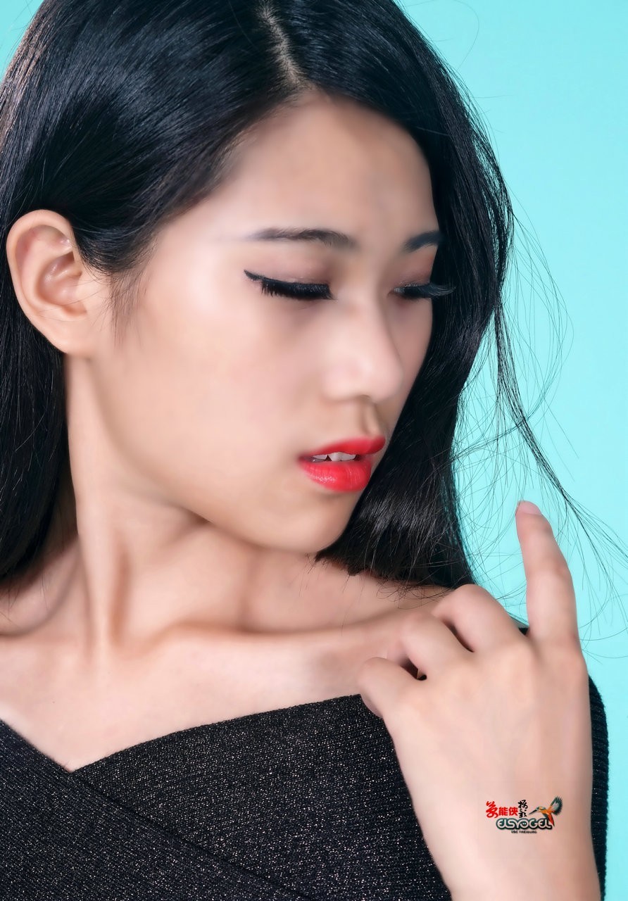 【小礼服美女】 ---文静