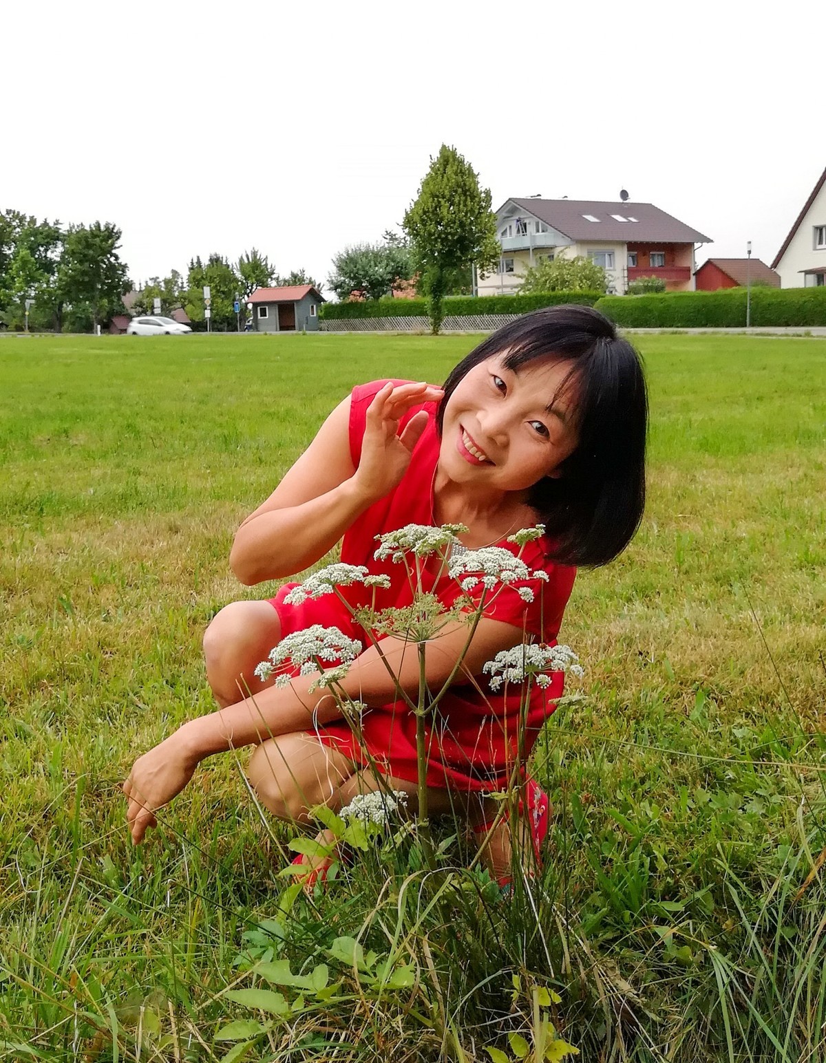 红衣女郎(昔日的白衣战士)--向如今的