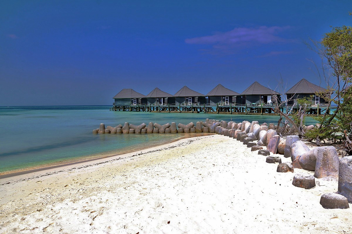 一组马尔代夫之酷拉都岛风光，祝贺好友雲龍观海荣任日照星空(中国)版主