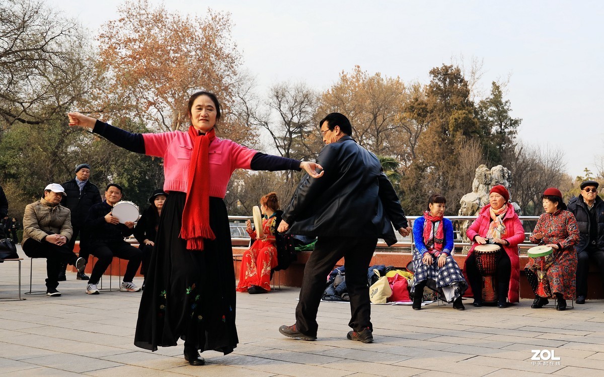 老有所乐--跳舞的人们《4》