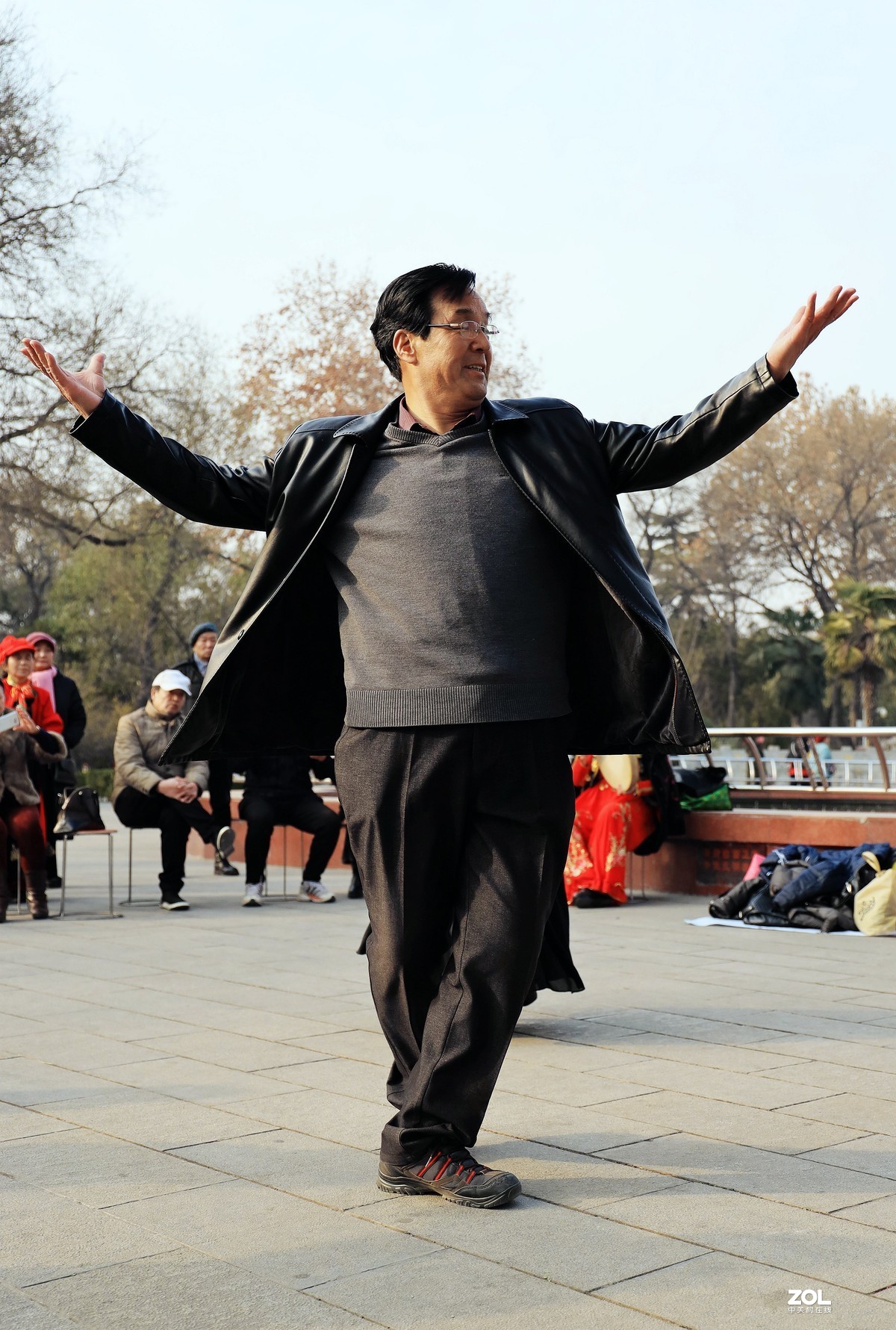 老有所乐--跳舞的人们《4》