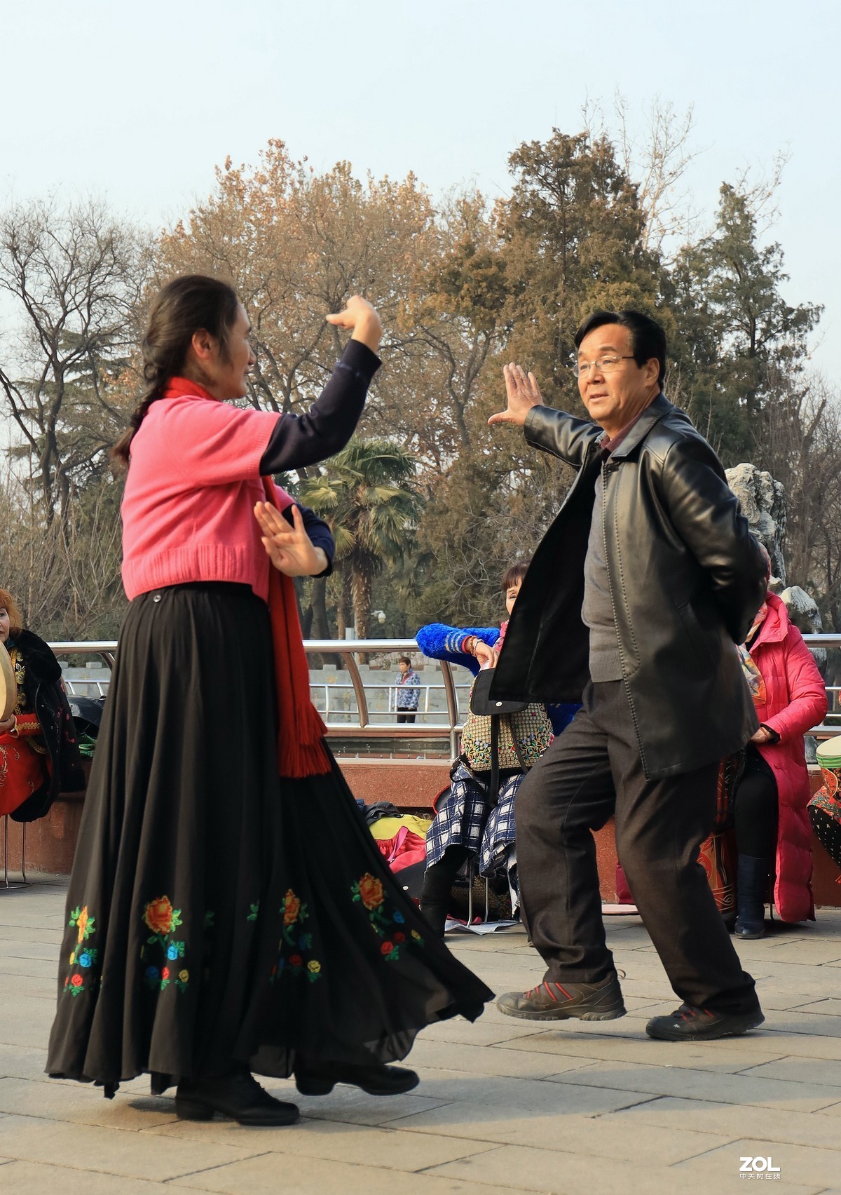 老有所乐--跳舞的人们《4》