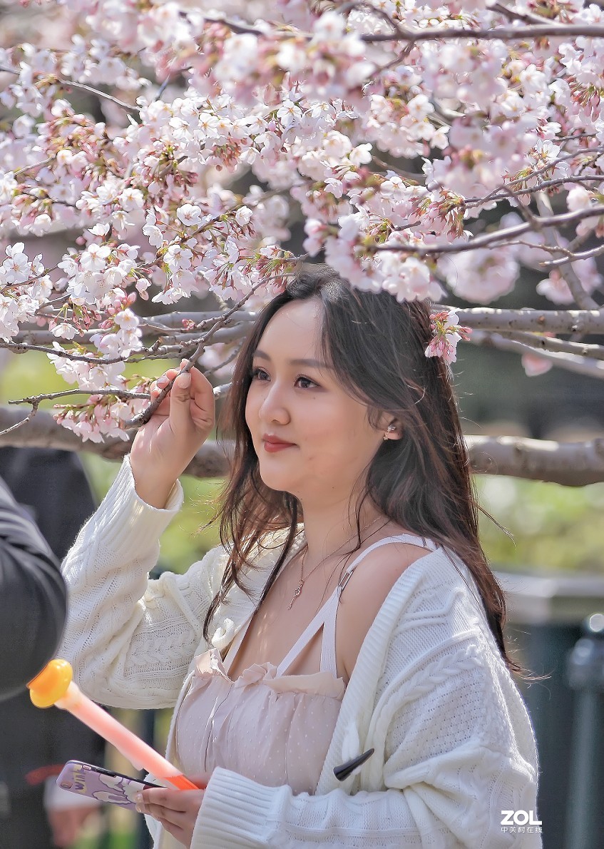 《花是静拍的但美女需要抓拍》哈哈哈！全是多余的话！反正题目不知怎么起了！