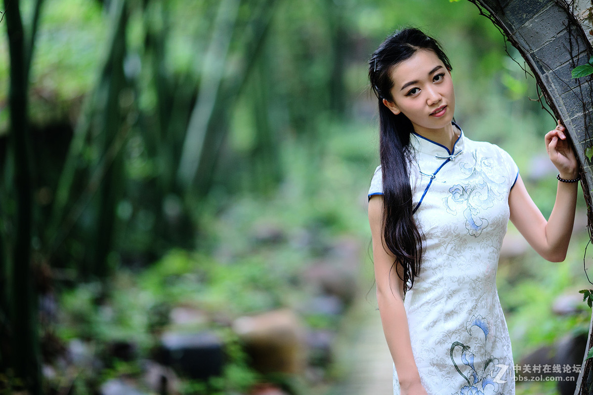 花谢花飞花满天，红消香断有谁怜？