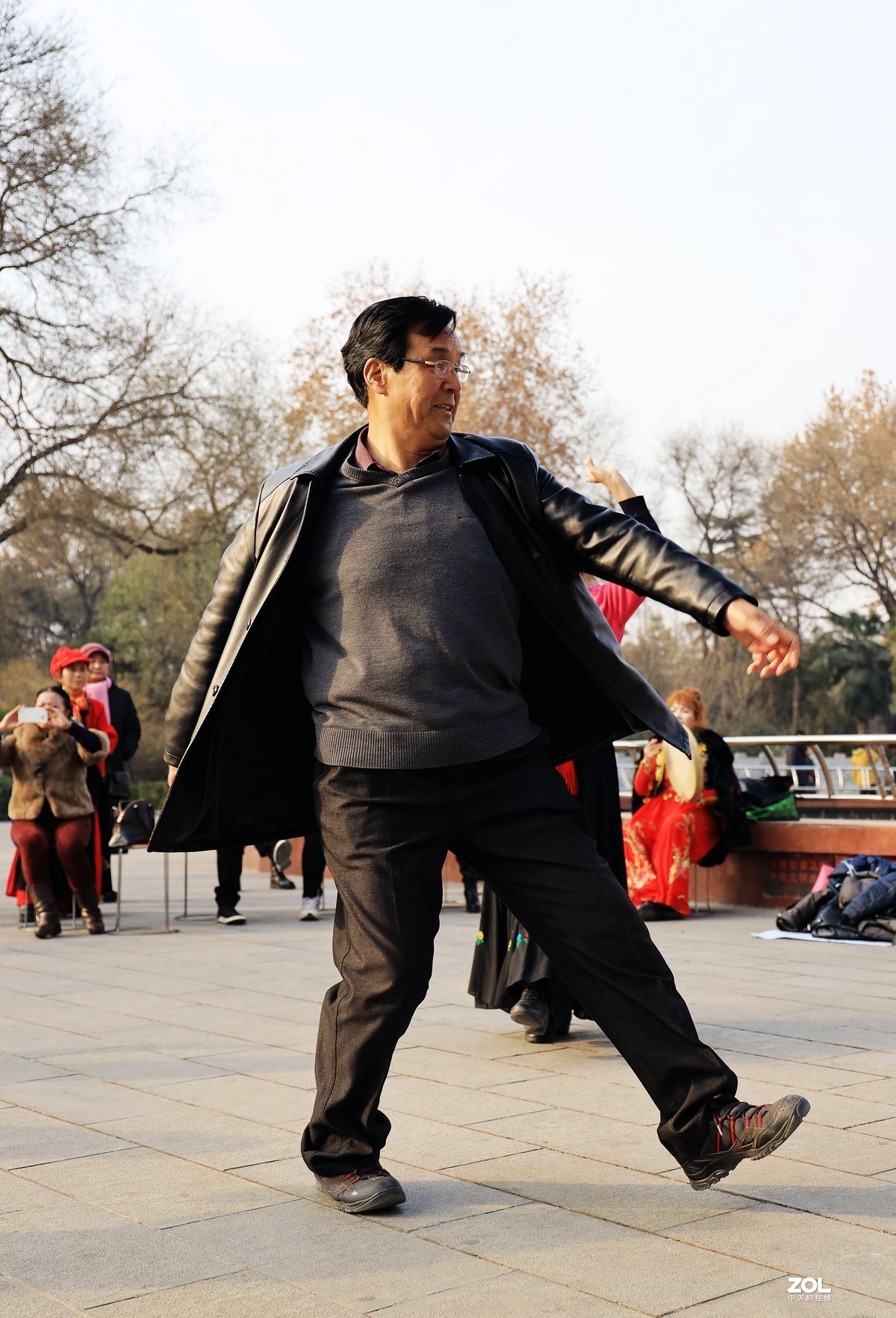 老有所乐--跳舞的人们《5》