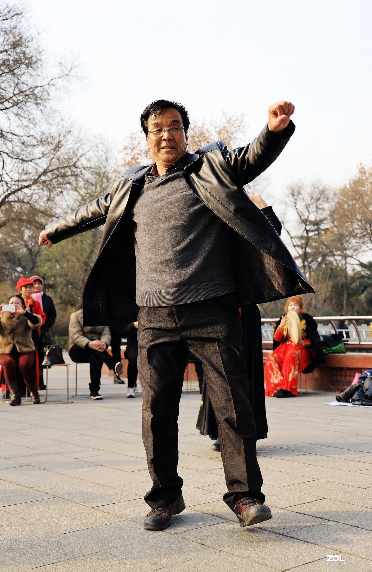 老有所乐--跳舞的人们《5》