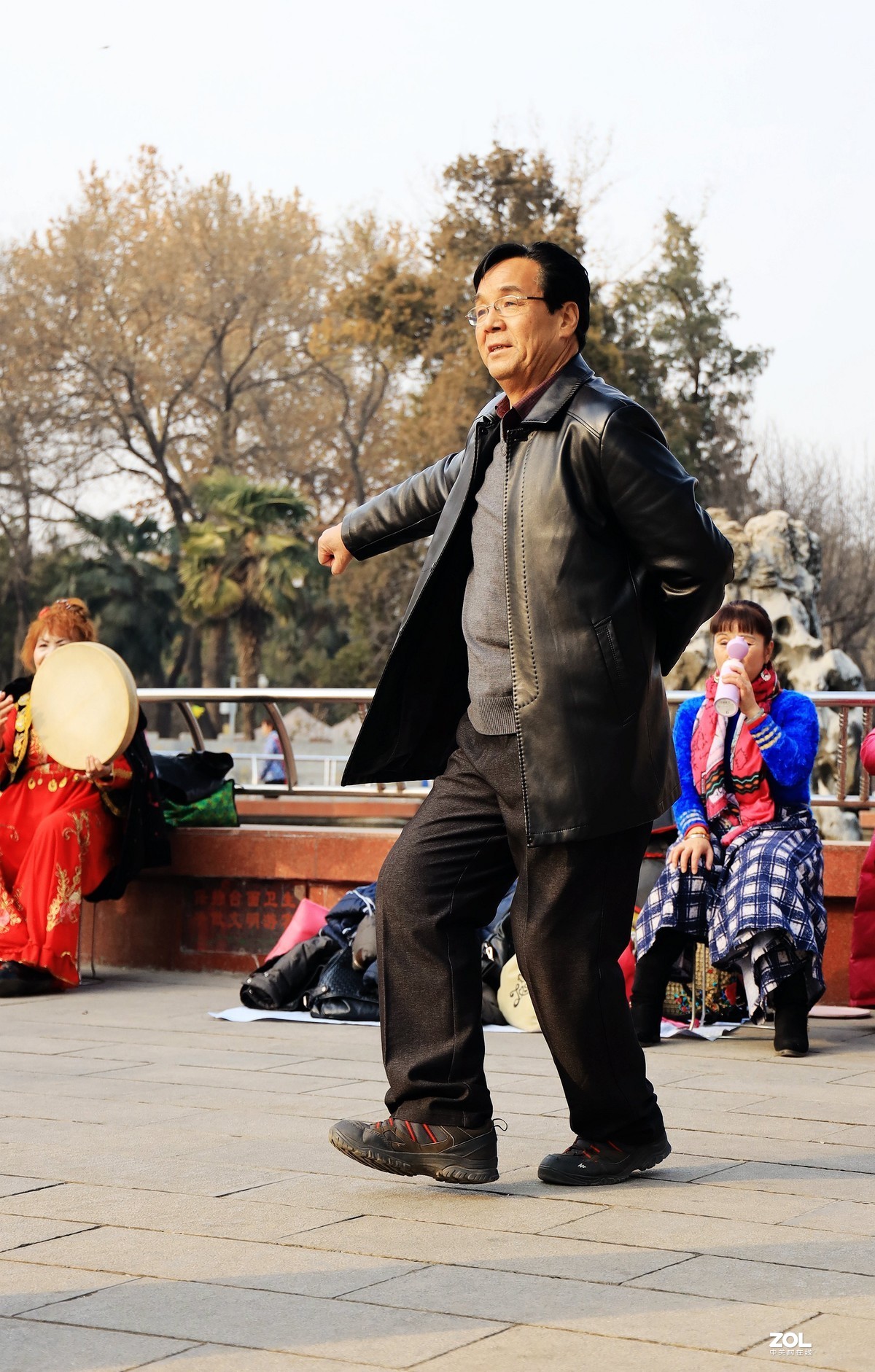 老有所乐--跳舞的人们《6》