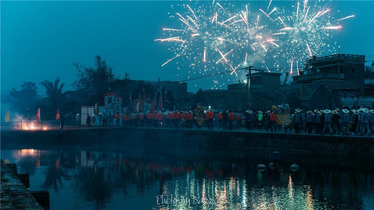 开平泮村抢花灯