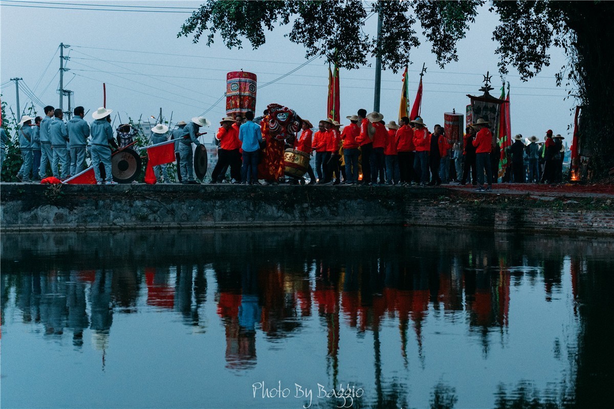 开平泮村抢花灯