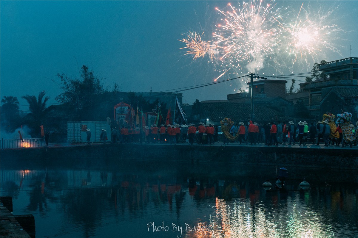开平泮村抢花灯
