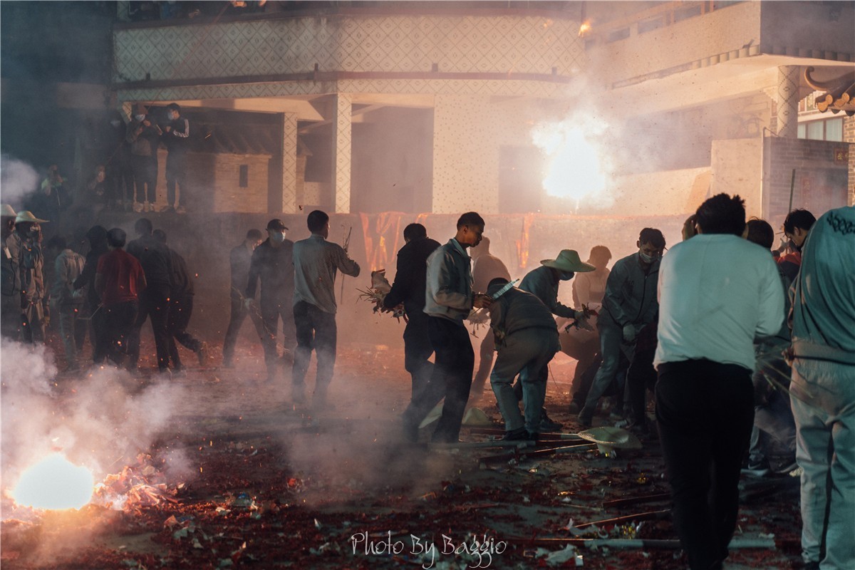 开平泮村抢花灯