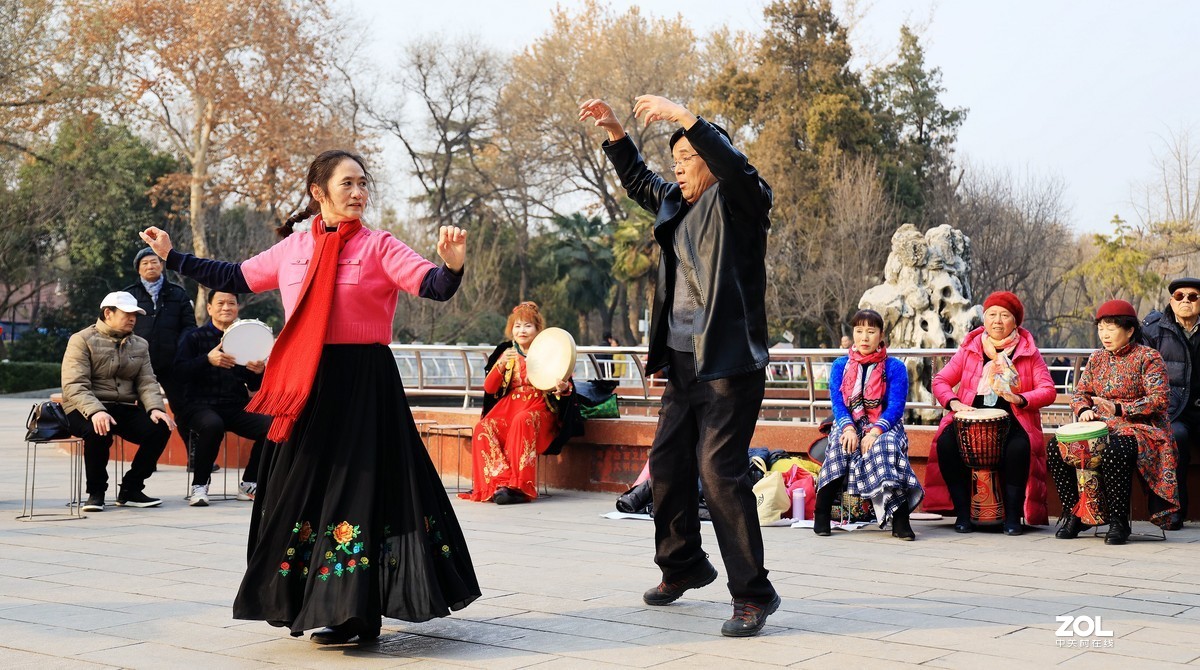 老有所乐--跳舞的人们《7》