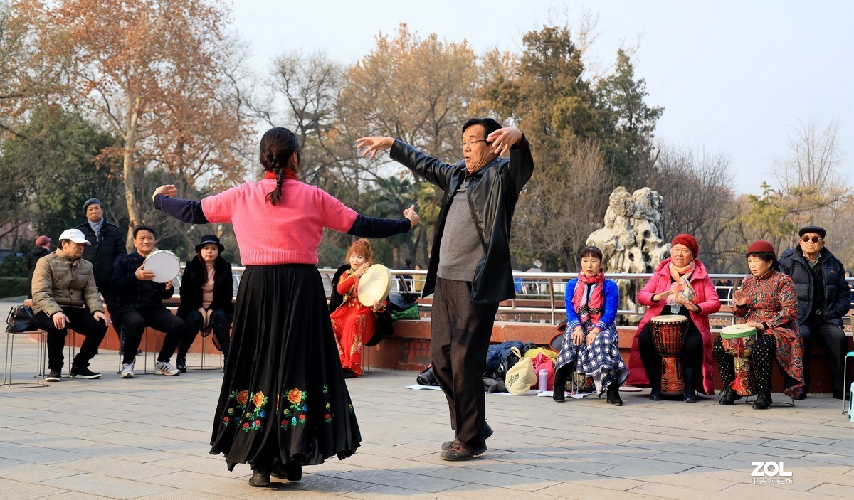 老有所乐--跳舞的人们《7》