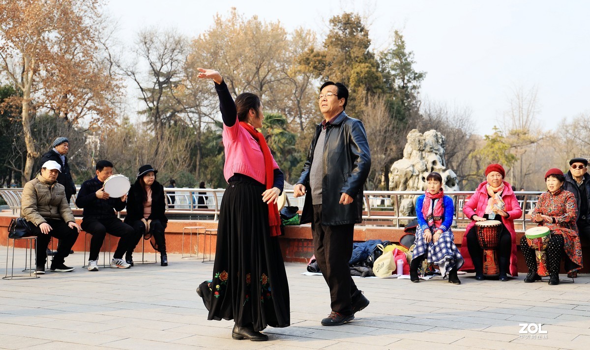 老有所乐--跳舞的人们《7》