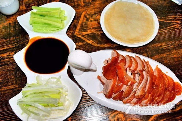 「蜂食记」 无数必吃攻略，都不如我家楼下的餐厅最好吃