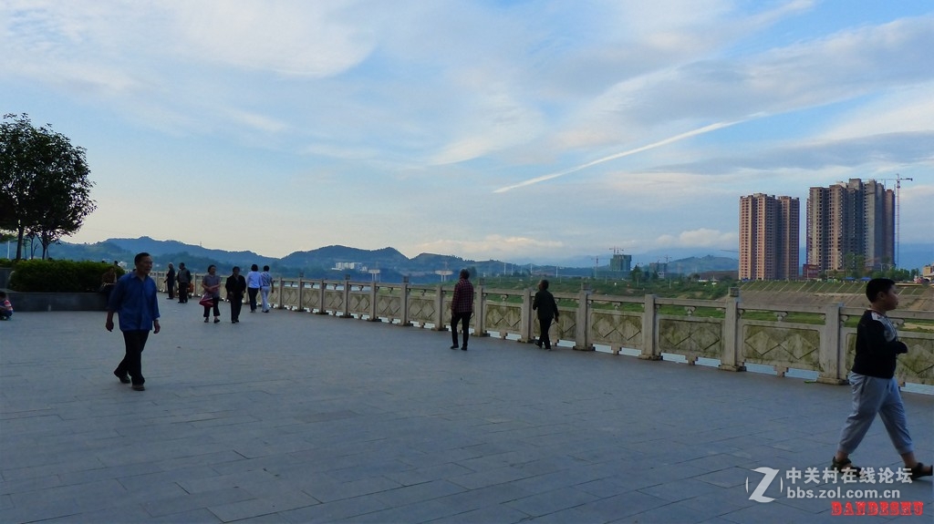 欧耶  美丽滨江