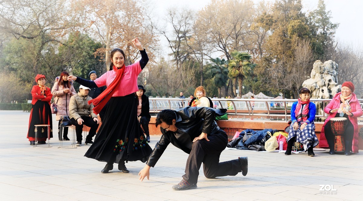 老有所乐---跳舞的人们《8》