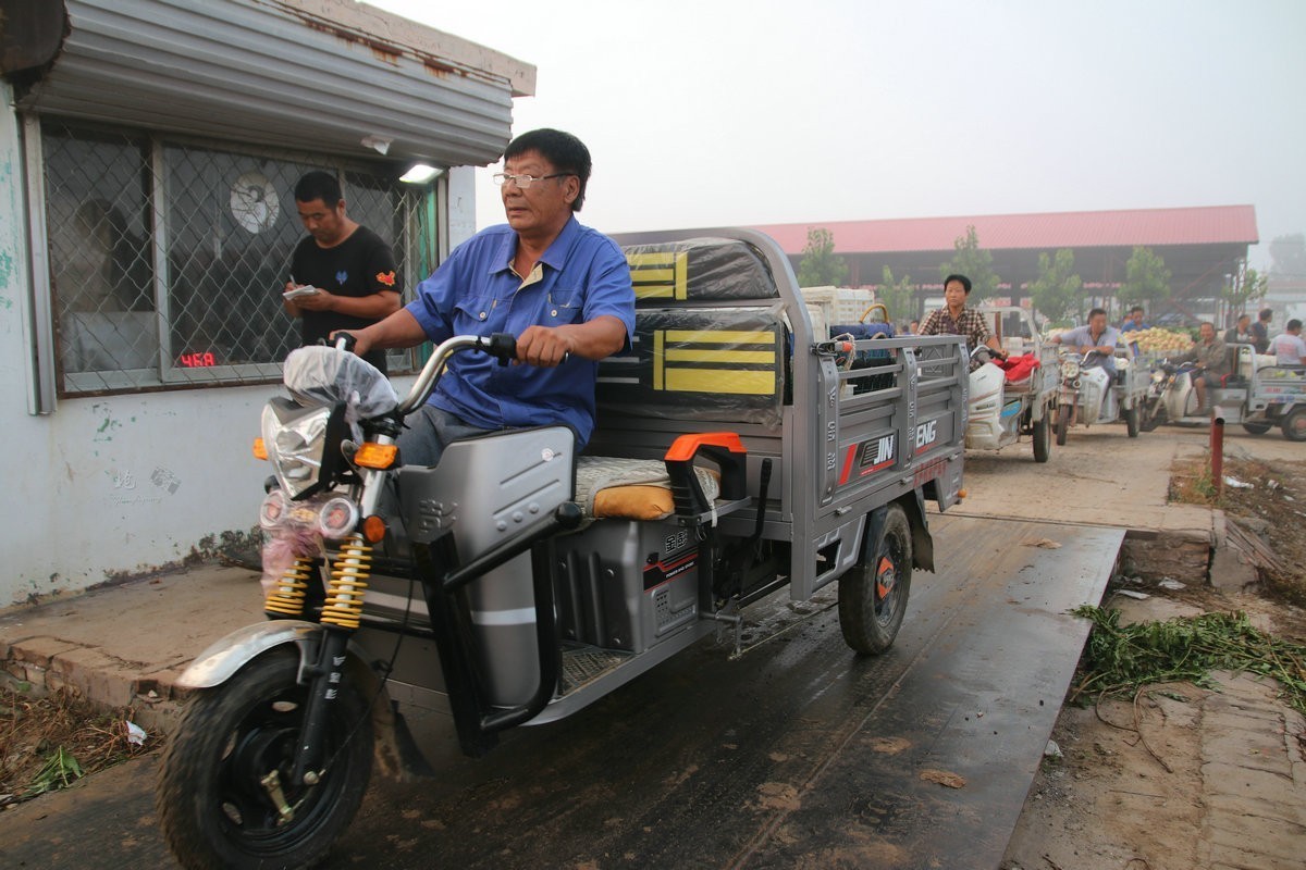 瓜菜交易市场纪实