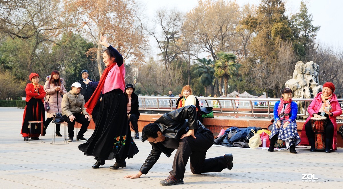 老有所乐---跳舞的人们《8》