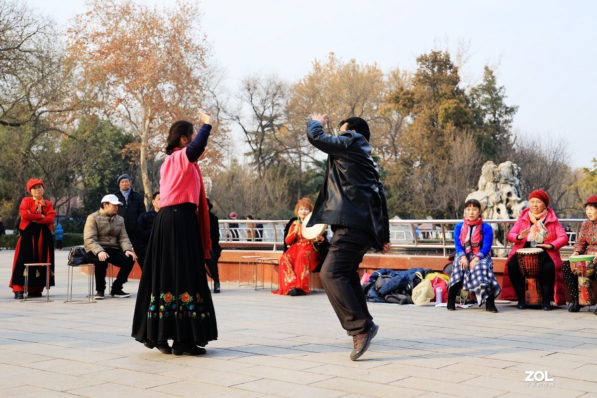 老有所乐---跳舞的人们《8》