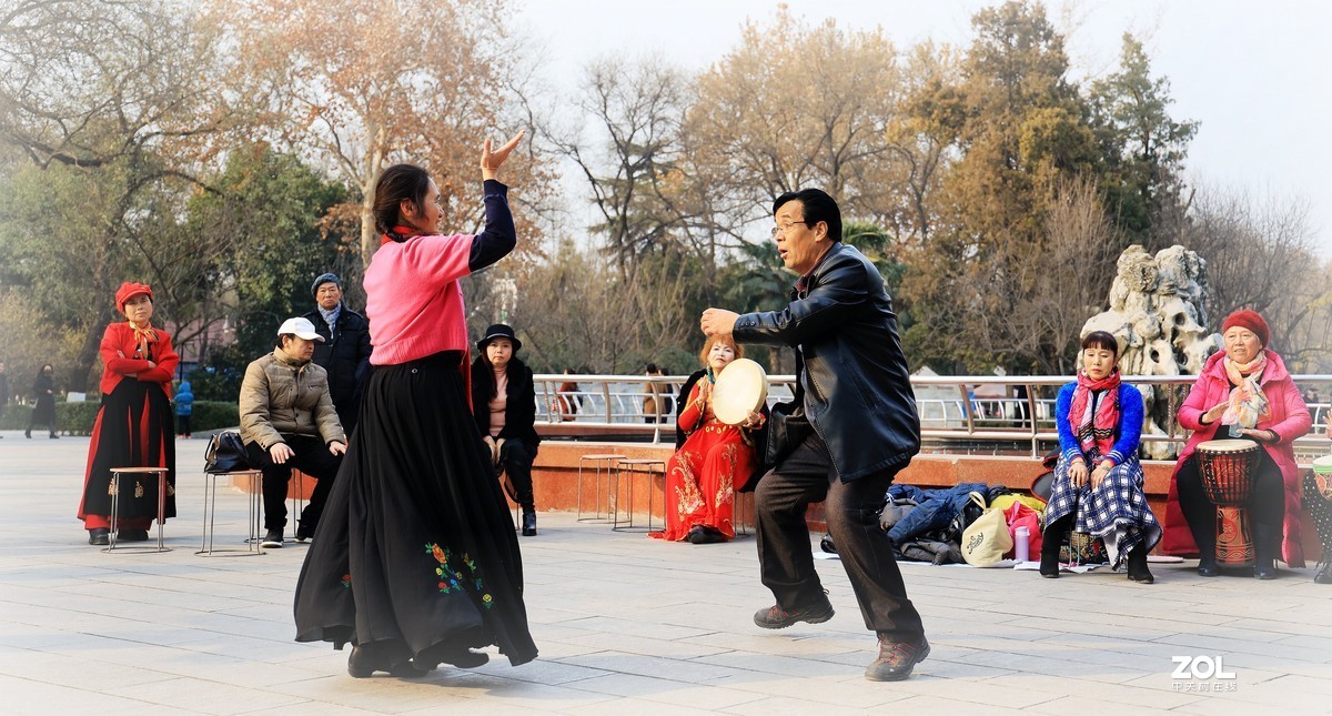 老有所乐---跳舞的人们《8》