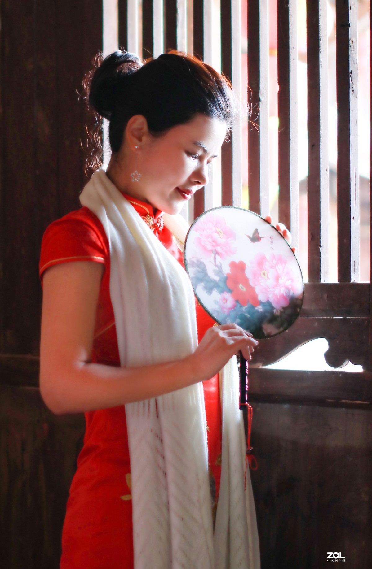 蓝屋土楼旗袍人像