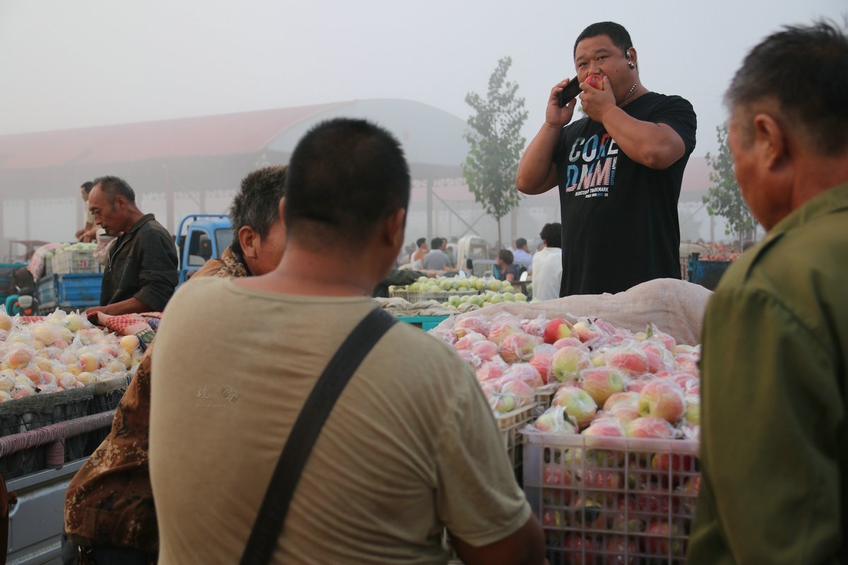 瓜菜交易市场纪实