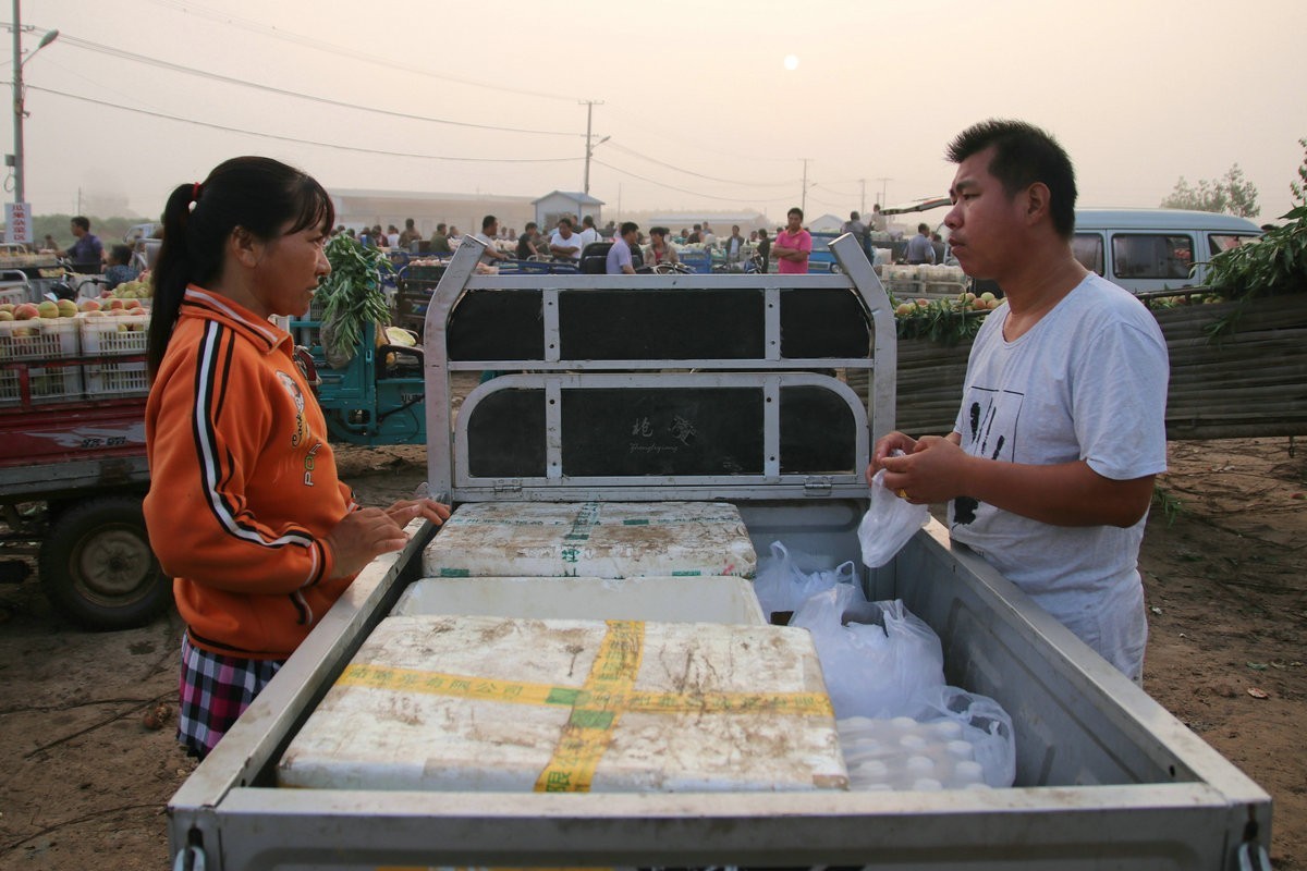 瓜菜交易市场纪实