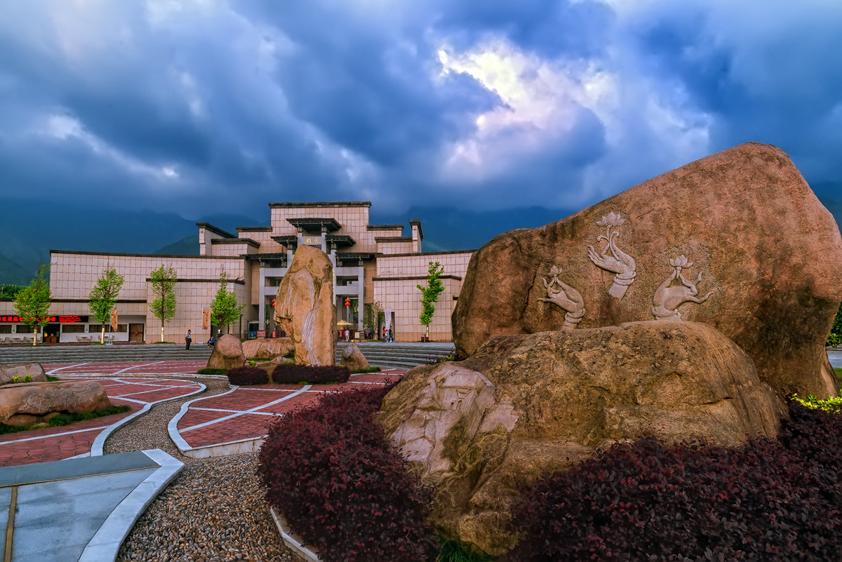 江南行  （25）  《皖九华山之大愿文化园》