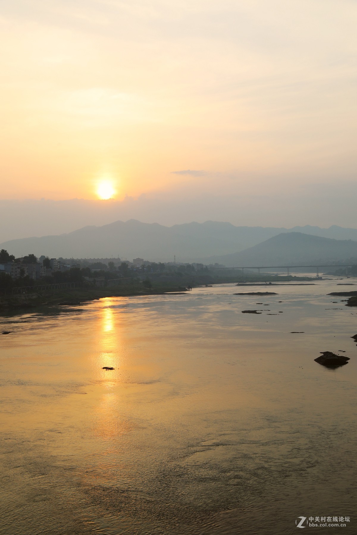 汉江拍日出