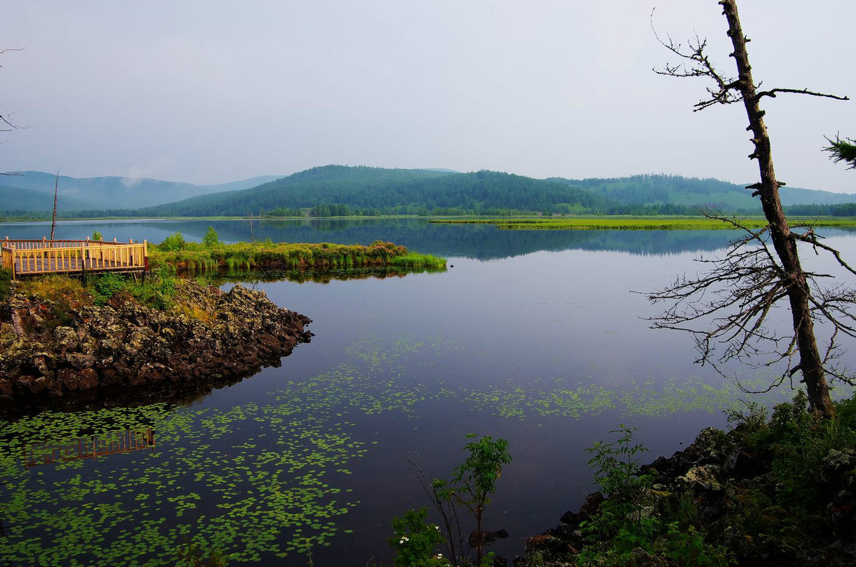 草原湖