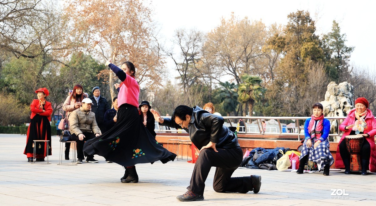 老有所乐---跳舞的人们《9》