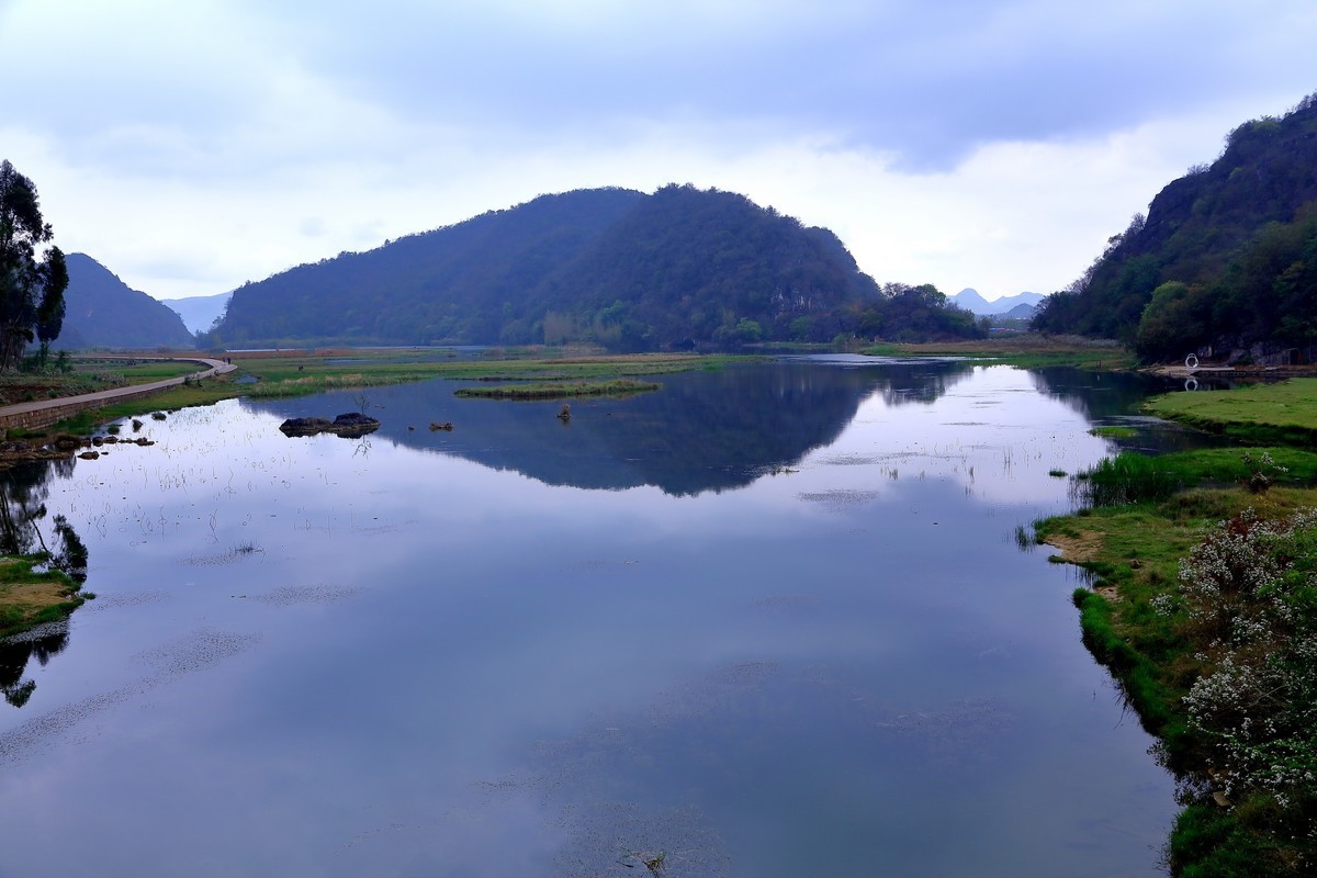 赵君武摄；【远山近水塔楼台】