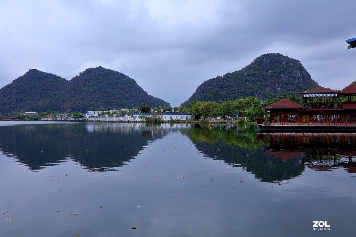 赵君武摄；【远山进水】