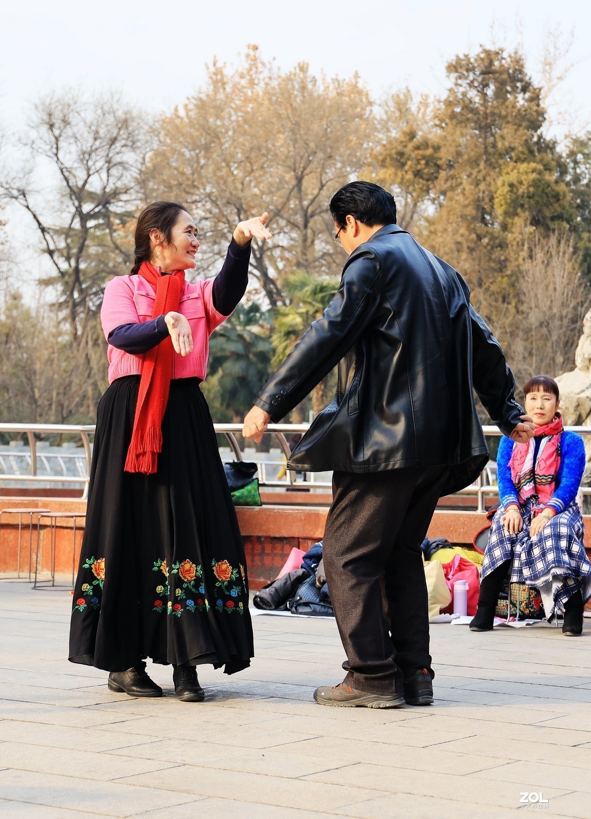 老有所乐--跳舞的人们《10》