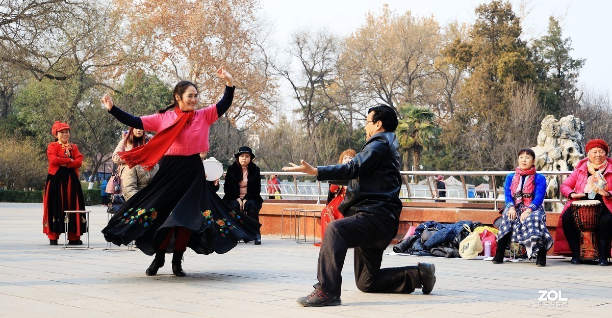 老有所乐--跳舞的人们《10》